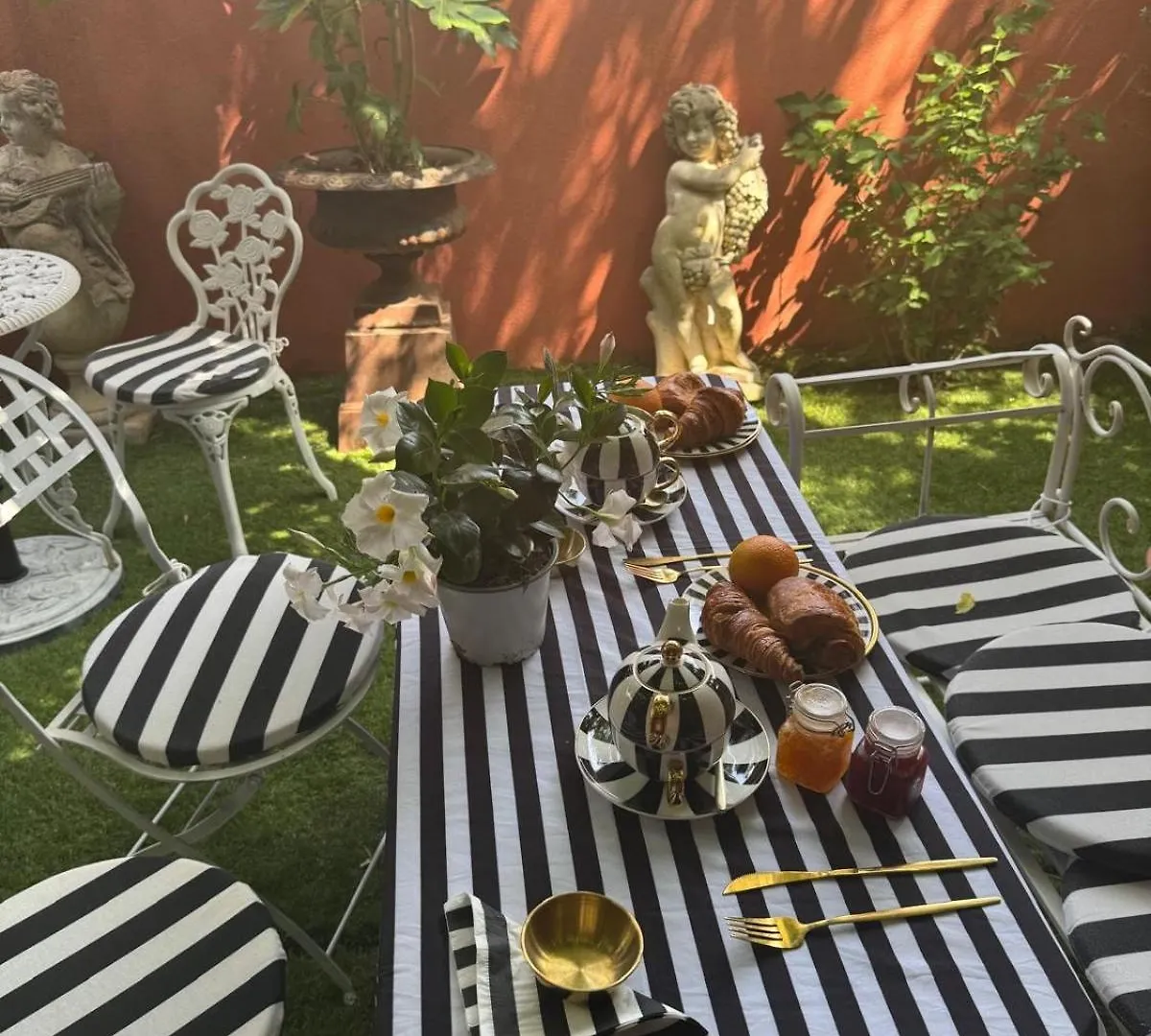 Villa Romana Saint-Tropez Bed & Breakfast